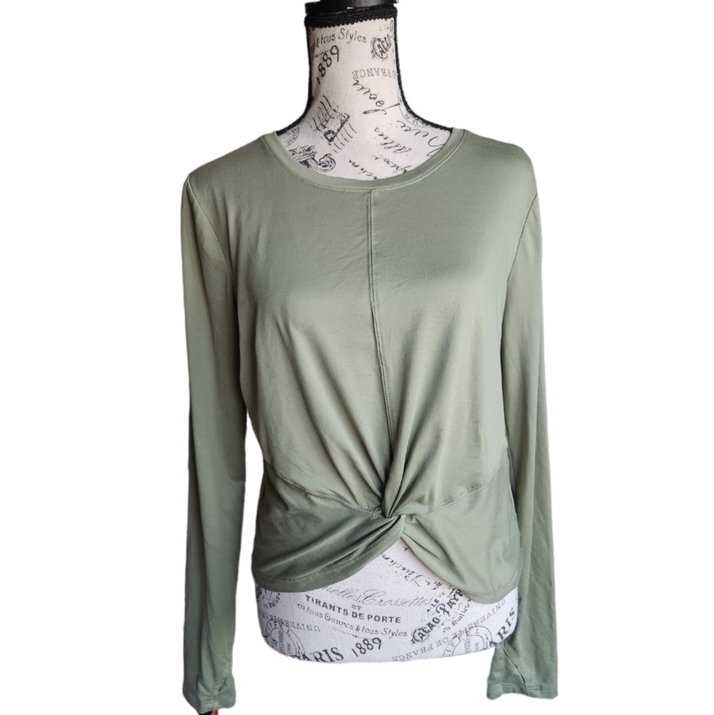 Front knot tee